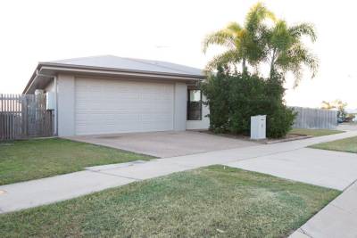 2 Mulwaree Ln, Kelso, QLD 4815 Australia